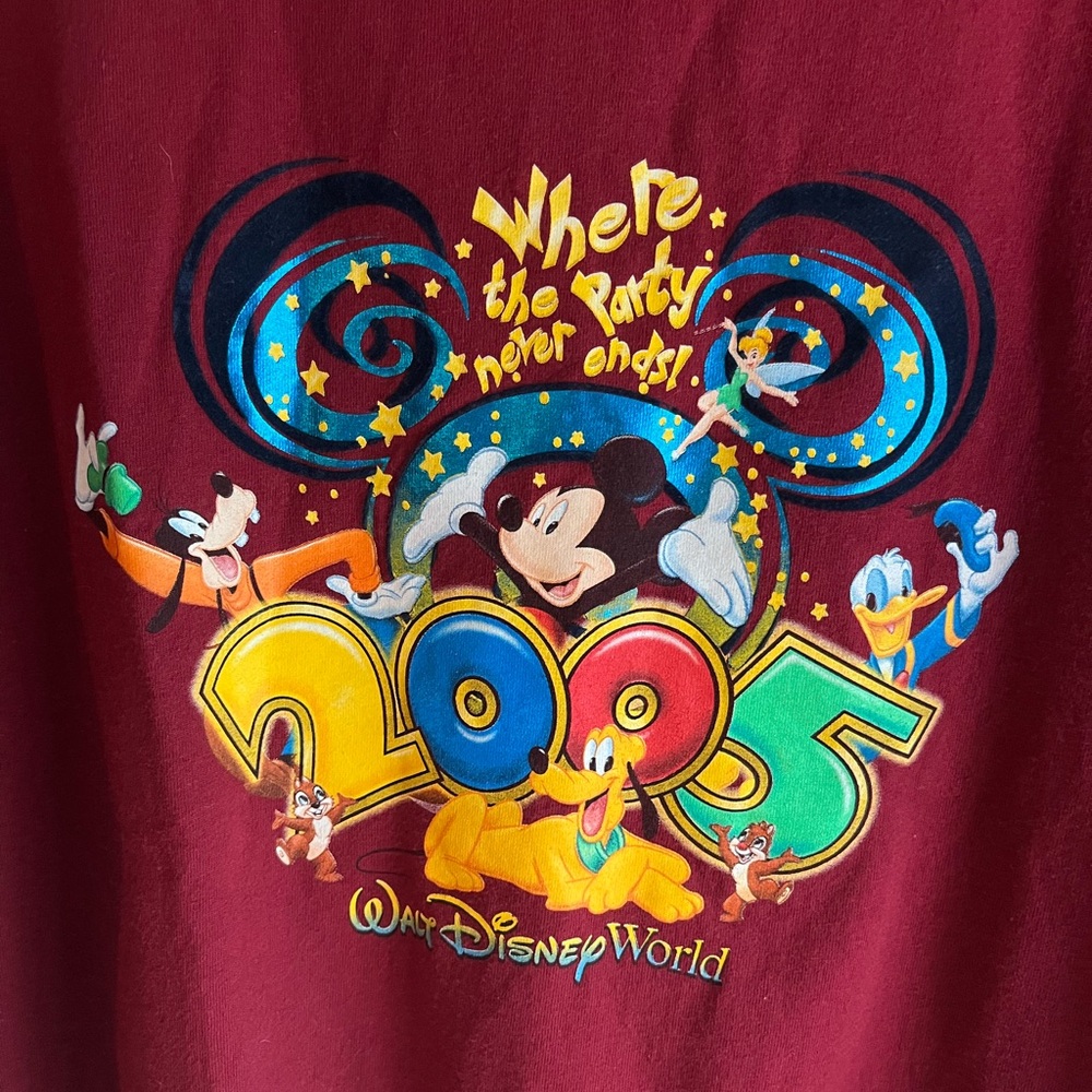 Walt Disney World T Shirt 2005 XL Mickey Donald Goofy Pluto ChipDale Tinker Bell